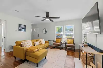 Image de Game Day Getaway- 2 bedroom gem