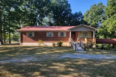 Image de The Country Retreat Farmhouse close to fishing lakes and a scenic parkway