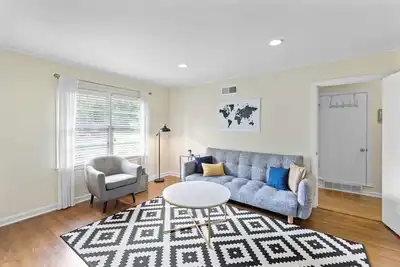 Image de Memphis Hideaway - 5 mins to UofM! Central location, large backyard, & sleeps 7!