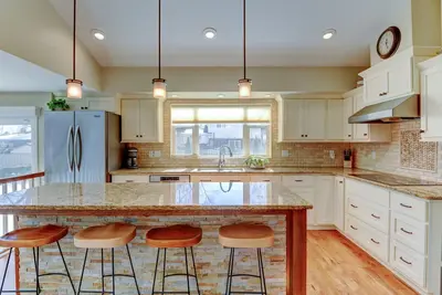 Image de Niki's Country Cottage-Remote Workers: Lg furnished office; Fiberoptic Internet