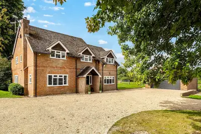 Image de Chilterns Countryside Hideaway with Hot Tub - Pass the Keys
