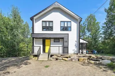 Image de Chalet en Montagne: Vues Époustouflantes, Confort, Spa & Animaux Bienvenus!