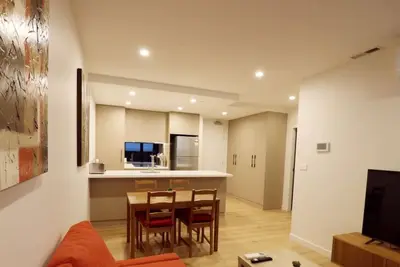 Image de Ruby Red, 1Bd 1Bth Apt - Woden