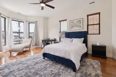 Image de Spacious 4br Condo | Pool Table | Near McCormick