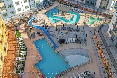 Image de \"Luxury Water Park. Sleeps 24. 4br Resort Townhome. Paradise Close to Zion