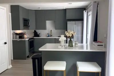 Image de Charming 3-bedroom townhome with private parking and WiFi in beautiful Roswell