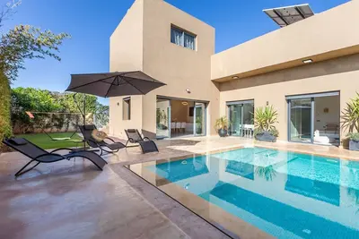 Villa Dalia - Luxe, Piscine Chauffée et Équipements Premium