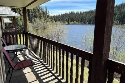 Image de 100% Off-Grid Lakefront Cabin in the Middle of the Bc Wilderness
