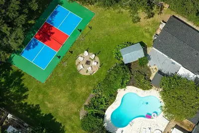 Image de Sweet Spring Vacation - Pickleball, Billiards, Pool