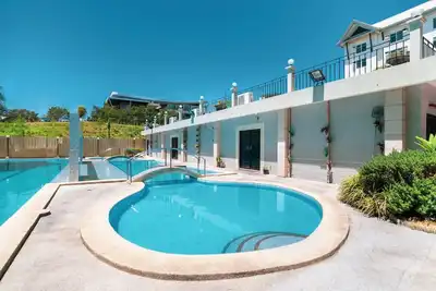 Image de Chic and Cozy Condo in the Heart of the City with Modern Amenities and Comfort