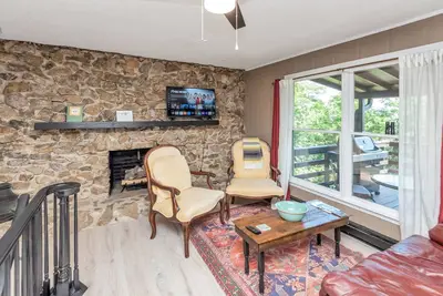 Image de cabin off the Blue Ridge Parkway in Jefferson Nc