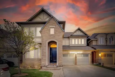 Image de Luxury Detached House Oakville