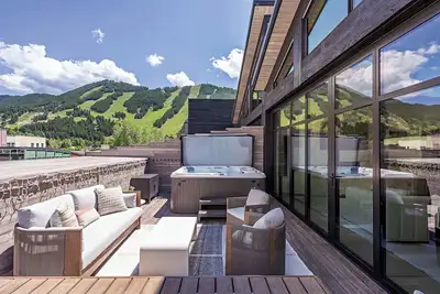 Image de Eagle’s Rest - Top Floor 3 Br Luxury Residence