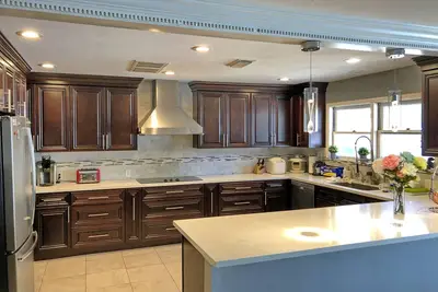 Image de Huge 4-Bed House, Walk to Medical Center\/Md Anderson\/Nrg\/Rice, Spa, Parking