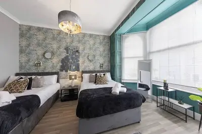 Image de Large 1 Bed Near Town Centre
