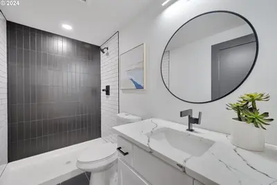 Spacious estate with 4 bedrooms and WiFi, Ac in cool Portland