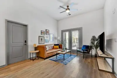 Image de Chic Stay 3 Mins to Hartwell Village + Pool