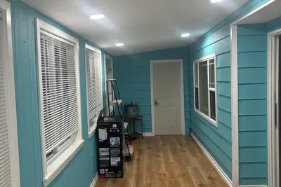 Image de Charming cottage, 2 min walk to sand Huntington Beach with Ac, WiFi, Pool, Gym.