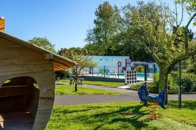 Image de Joli appartement dans une maison de vacances avec piscine, Wifi, Tv, terrasse et parking