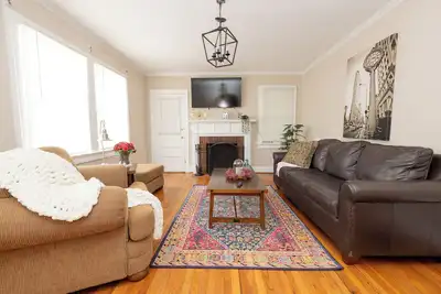 Image de Lovely Historic District Retreat