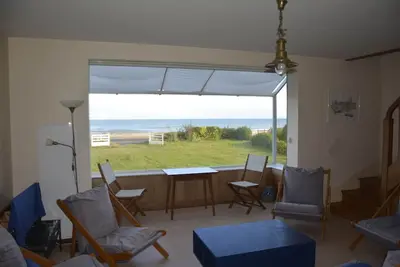 Image de Vue imprenable sur Omaha Beach. Pour des vacances en famille ou entre amis!