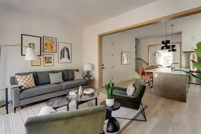 Image de Modern Mansion - 5 Bedroom & 3. 5 Bath