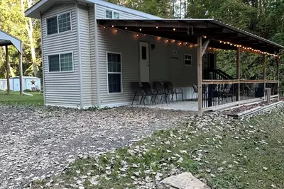 Image de 1 bedroom, 2 loft Park Model in campground in Marquette, Iowa.