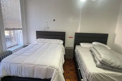 Image de Charming 2-bedroom apartment with Ac, WiFi in vibrant Brooklyn