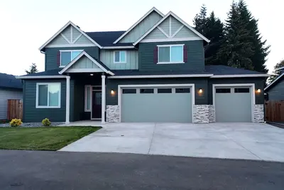 Image de Luxury Family friendly 5bd 3ba-Home Away from Home-Vancouver/w Ev charger