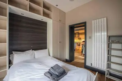 Image de Trendy 3 bedroom duplex with garden off Brick Lane