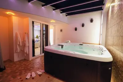 Image de Espectacular y Moderno Apartamento, con Jacuzzi! ! !