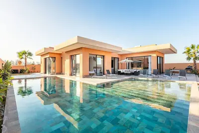 Villa Perle Rouge à Marrakech : Luxe, Confort, et Détente Absolue
