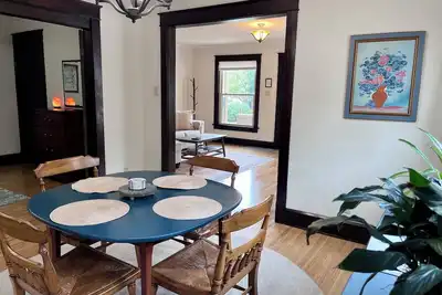 Image de Historic 2 bedroom 1 bath apartment with modern convenience in quaint Tipton