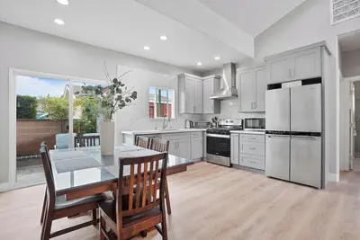 Image de Stanton Haven: Stylish and Cozy Home