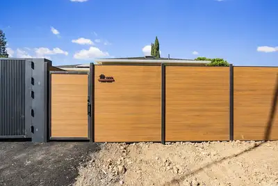 Image de Charming, Private, Fully-Furnished 2b2b Guest House