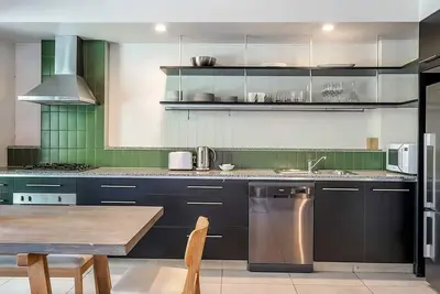 Image de Eclectic Perfectly Positioned Apartment