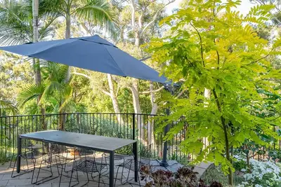 Image de Secluded Beach Hideaway Relax Unwind