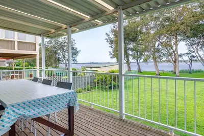 Image de Lake Front Home Relax Unwind