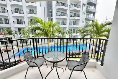 Image de Pool view 1bdrm, Sofabed, Ac, Well equiped kitchenm 2 mins to the beach