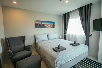 Image de Mini Studio Lake view, Pools, High speed Wi-Fi near by the beach