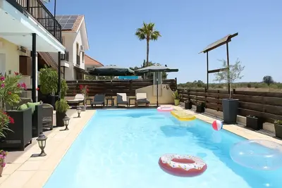 Image de Comfy room with sea view in Villa private pool fitness room in adorable Oroklini