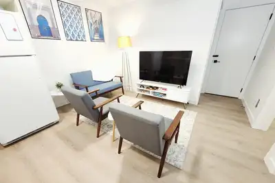 Image de Cozy Indigo retreat-Two Bedroom -private Entrance-pet Friendly\n\n\n\n\n\n\n\n\n\n\n\n\n\n\n\n\n\n