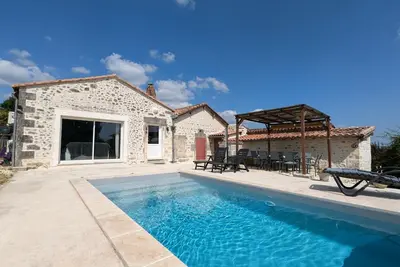 Image de Maison familiale avec piscine privée et jardin pour 11 pers