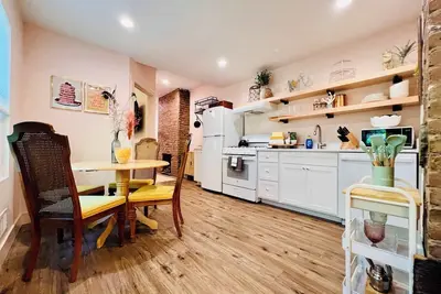 Image de Mins to Acrisure • Free Street Parking • Late Check-in