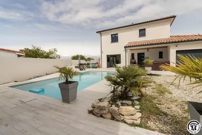 Image de La Villa - Piscine et Jacuzzi