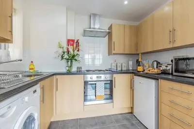 Image de Rana Bldg 2 (Marston) | 2 Bed Ground Floor Apt