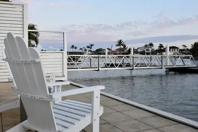 Image de Luxury Waterfront Home