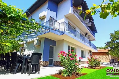 Image de Charming 3-bedroom sea-view apartment in Balchik with pool, Ac and fitness room