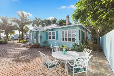 Image de Secret Garden @ Seminole located in the heart of downtown Stuart, Fl