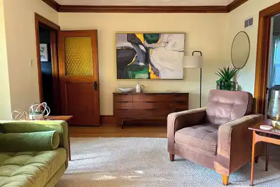 Image de Chic Bay View Getaway - Charming 2-bedroom duplex with WiFi in amazing Milwaukee